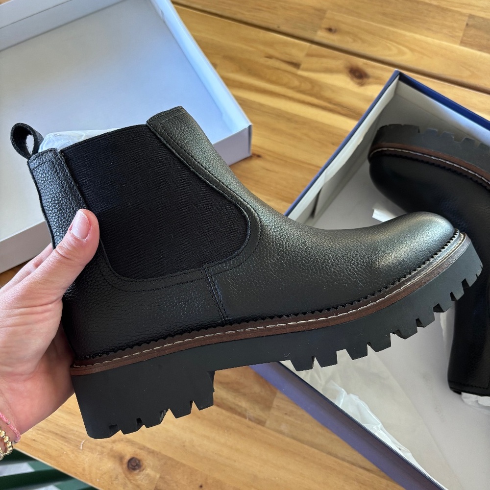 Brand new Caslon Chelsea boots! Size 7.5